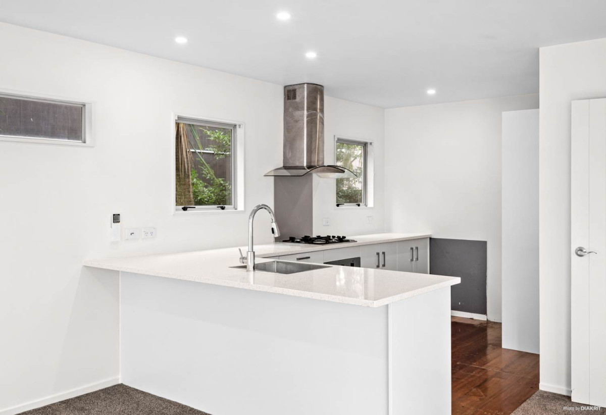331m2 section, Renovated Standalone 3 beds 1.5 baths home with garage, Brand new spacious kitchen with granite top, new carpet, 25B Lucienne Drive, Ranui, Auckland