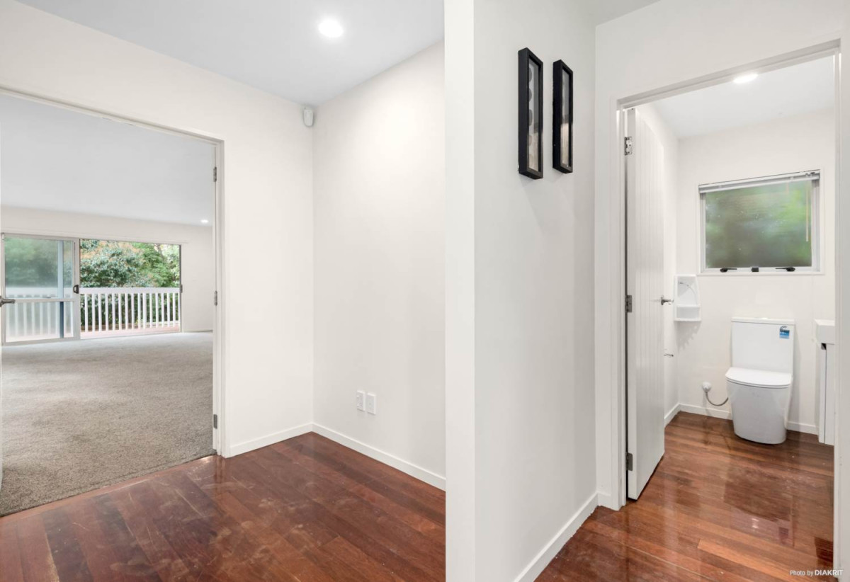 331m2 section, Renovated Standalone 3 beds 1.5 baths home with garage, Brand new spacious kitchen with granite top, new carpet, 25B Lucienne Drive, Ranui, Auckland