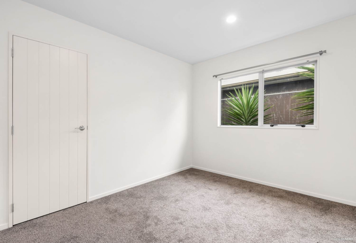 331m2 section, Renovated Standalone 3 beds 1.5 baths home with garage, Brand new spacious kitchen with granite top, new carpet, 25B Lucienne Drive, Ranui, Auckland