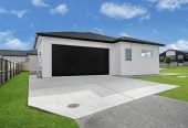 4 beds (2 ensuites) 3 baths house with double garage, 97 Mutetai Road, Clarks Beach, Auckland