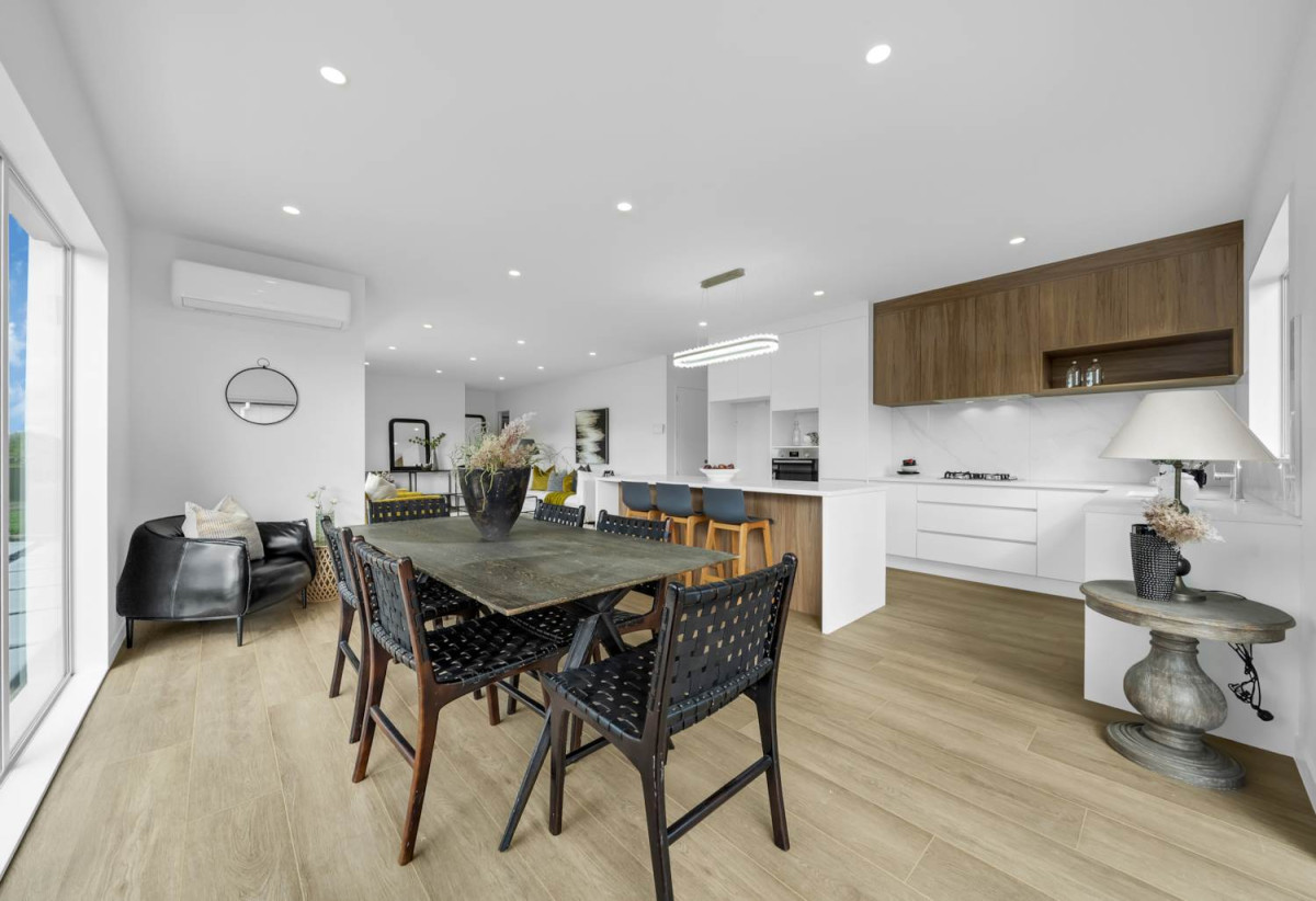 4 beds (2 ensuites) 3 baths house with double garage, 97 Mutetai Road, Clarks Beach, Auckland