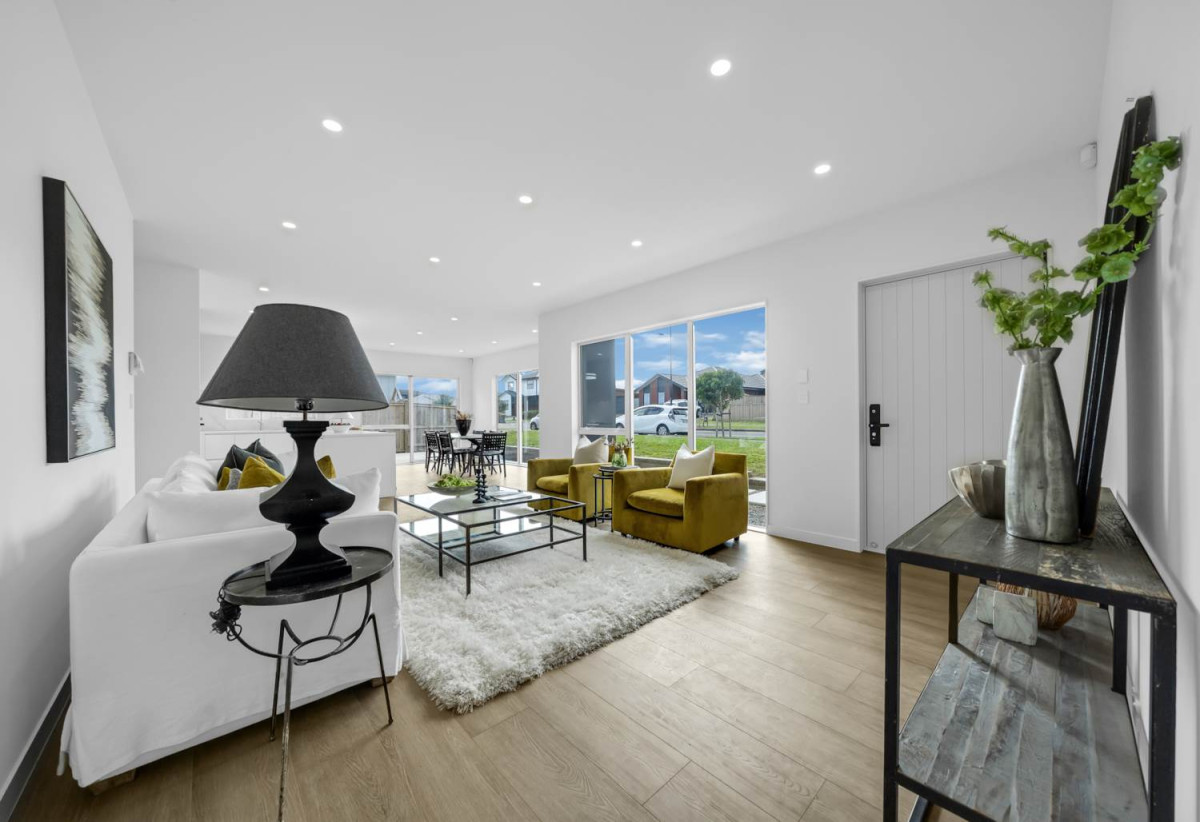 4 beds (2 ensuites) 3 baths house with double garage, 97 Mutetai Road, Clarks Beach, Auckland