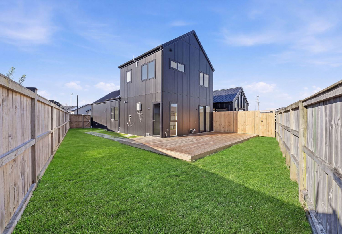 Home and income, 571m2 section, 2 kitchens, Brandnew 5 beds + study 4.5 baths house with double garage and 2 beds granny, 3 Paihere Street, Huapai, Auckland