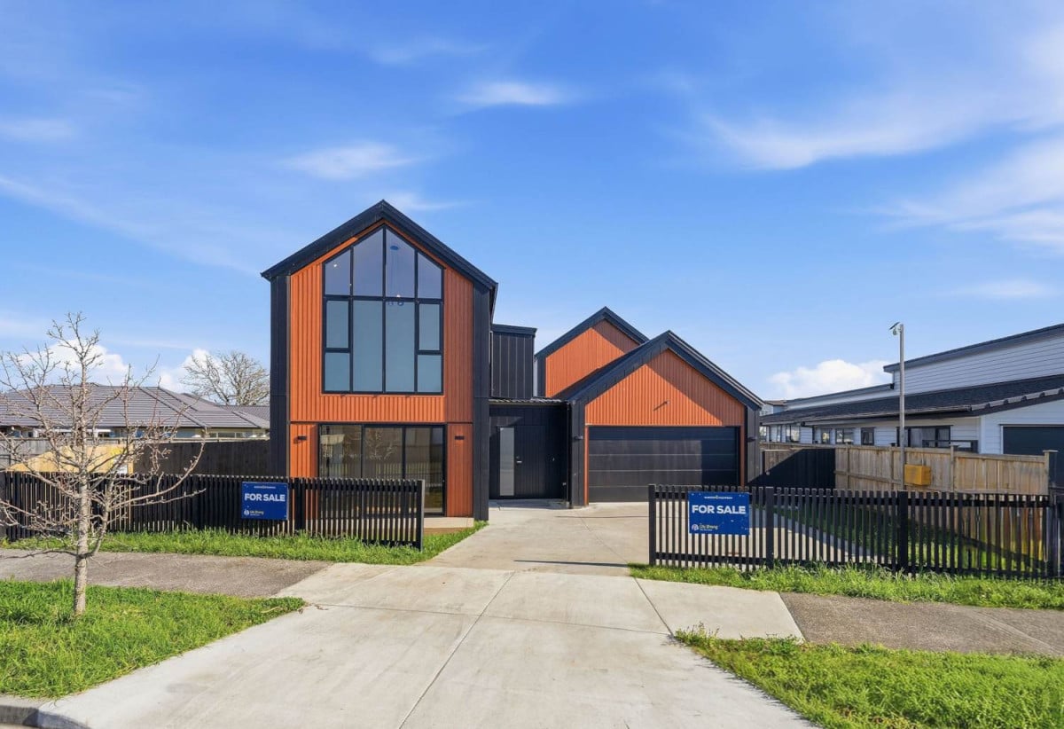 Home and income, 571m2 section, 2 kitchens, Brandnew 5 beds + study 4.5 baths house with double garage and 2 beds granny, 3 Paihere Street, Huapai, Auckland