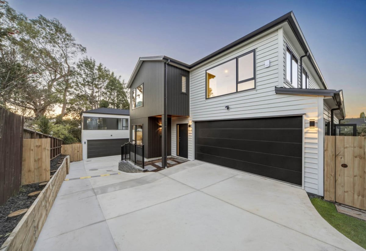 Rangitoto College zone, 2 kitchens, Brandnew standalone 6 beds 4.5 baths home with double garage, Lot 2/21 Philson Terrace, Browns Bay, Auckland