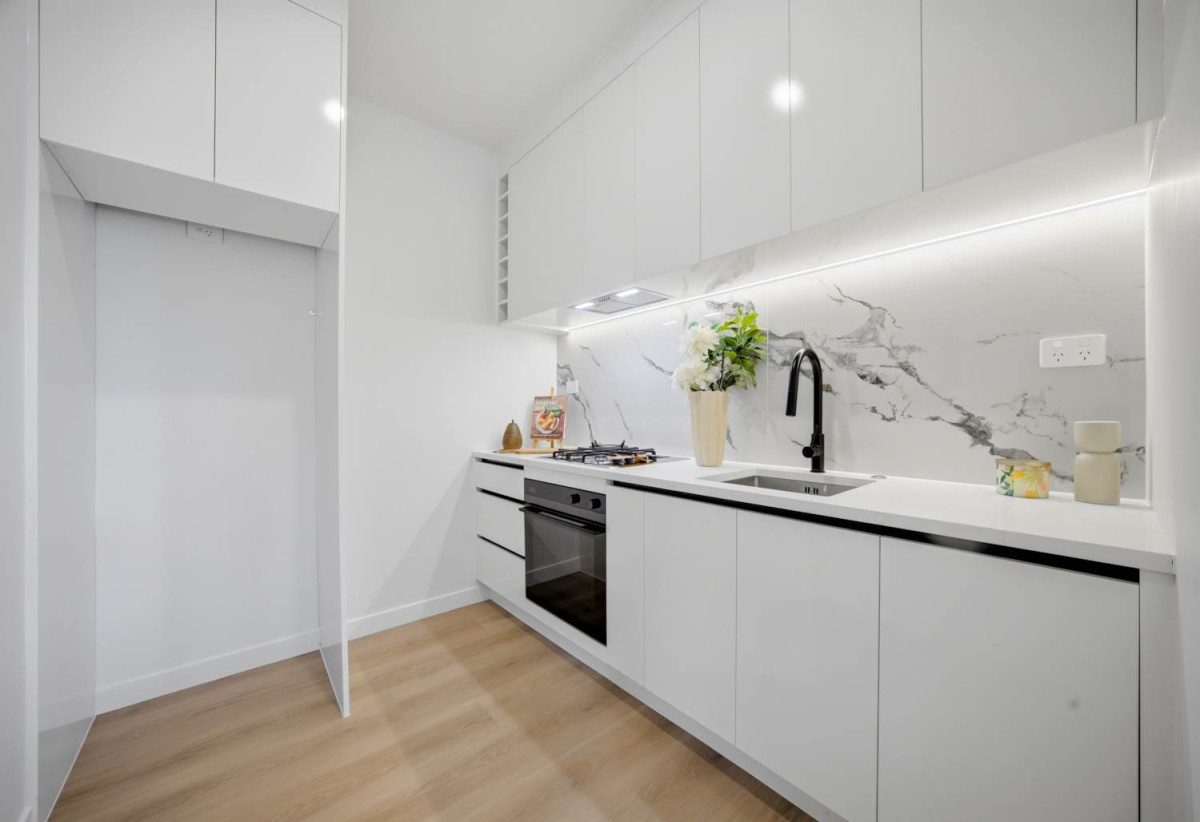 Rangitoto College zone, 2 kitchens, Brandnew standalone 6 beds 4.5 baths home with double garage, Lot 2/21 Philson Terrace, Browns Bay, Auckland