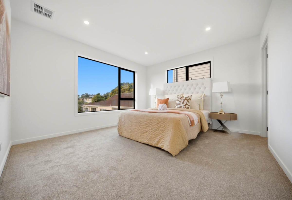 Rangitoto College zone, 2 kitchens, Brandnew standalone 6 beds 4.5 baths home with double garage, Lot 2/21 Philson Terrace, Browns Bay, Auckland