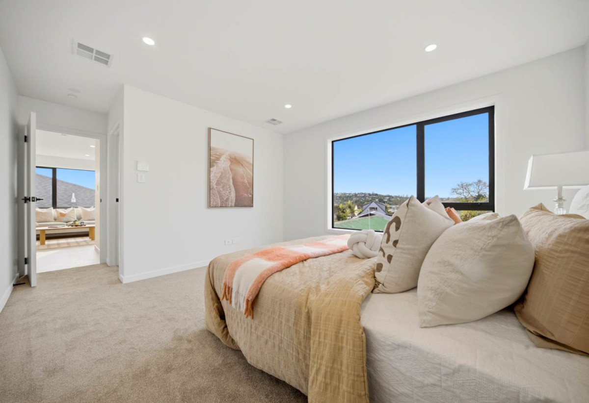 Rangitoto College zone, 2 kitchens, Brandnew standalone 6 beds 4.5 baths home with double garage, Lot 2/21 Philson Terrace, Browns Bay, Auckland