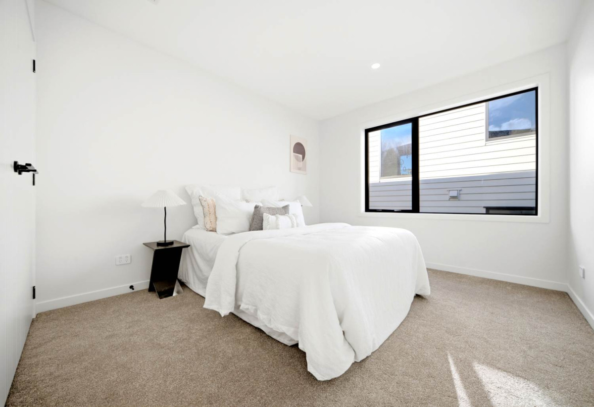 Rangitoto College zone, 2 kitchens, Brandnew standalone 6 beds 4.5 baths home with double garage, Lot 2/21 Philson Terrace, Browns Bay, Auckland