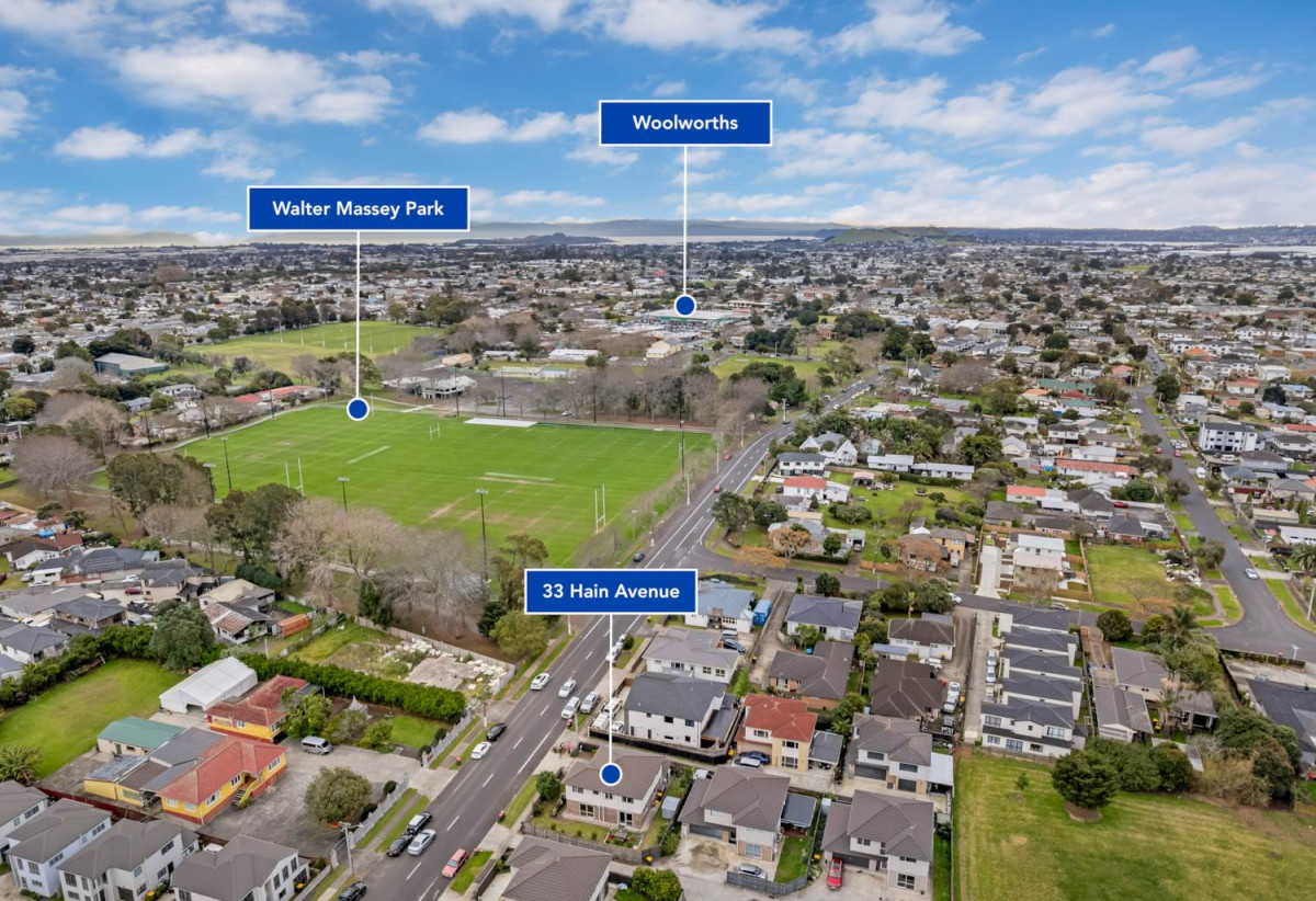 Brick and weatherboard 5 beds (4 doubles + 1 single) 2.5 baths house with double garage, 33 Hain Avenue, Mangere East, Auckland