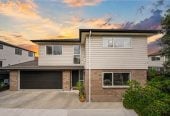 Brick and weatherboard 5 beds (4 doubles + 1 single) 2.5 baths house with double garage, 33 Hain Avenue, Mangere East, Auckland