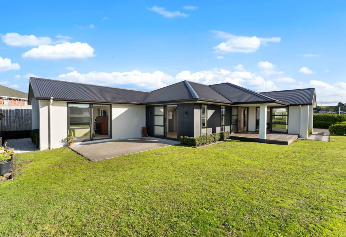 Overseas Vendors Say Sell, 640m2 section, 4 beds 2 baths house with double garage, 83 Harriet Johnston Drive, Pokeno