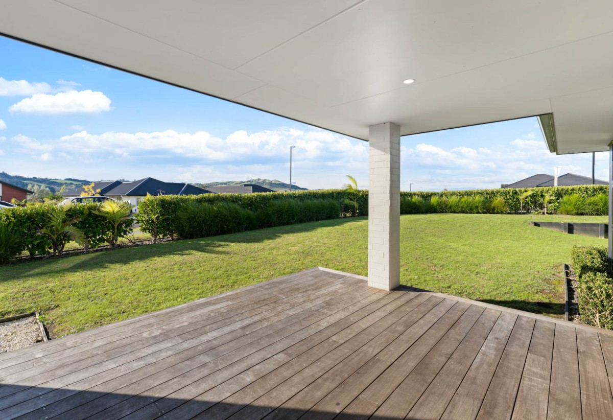 Overseas Vendors Say Sell, 640m2 section, 4 beds 2 baths house with double garage, 83 Harriet Johnston Drive, Pokeno