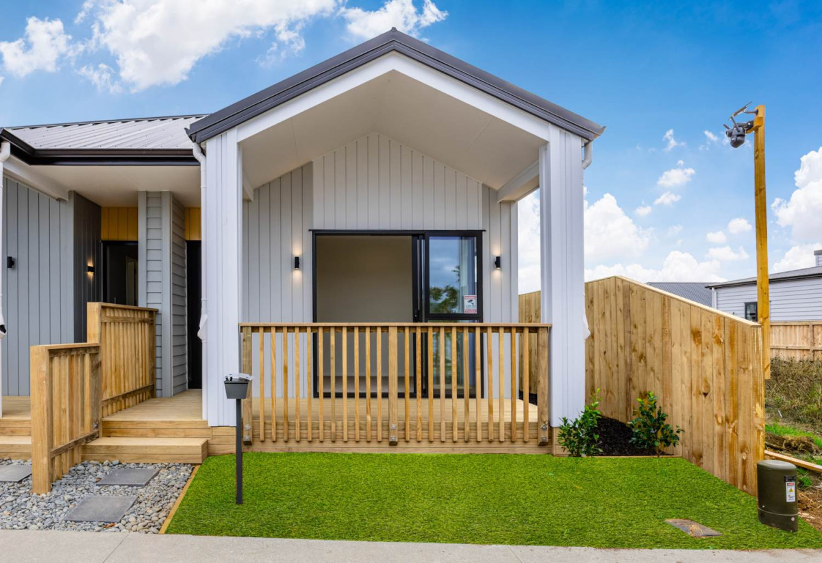 Brandnew duplex 3 bedrooms (2 doubles + 1 single/home office) 1 bath, 2 car parks, 14 Ihi Place, Karaka, Auckland