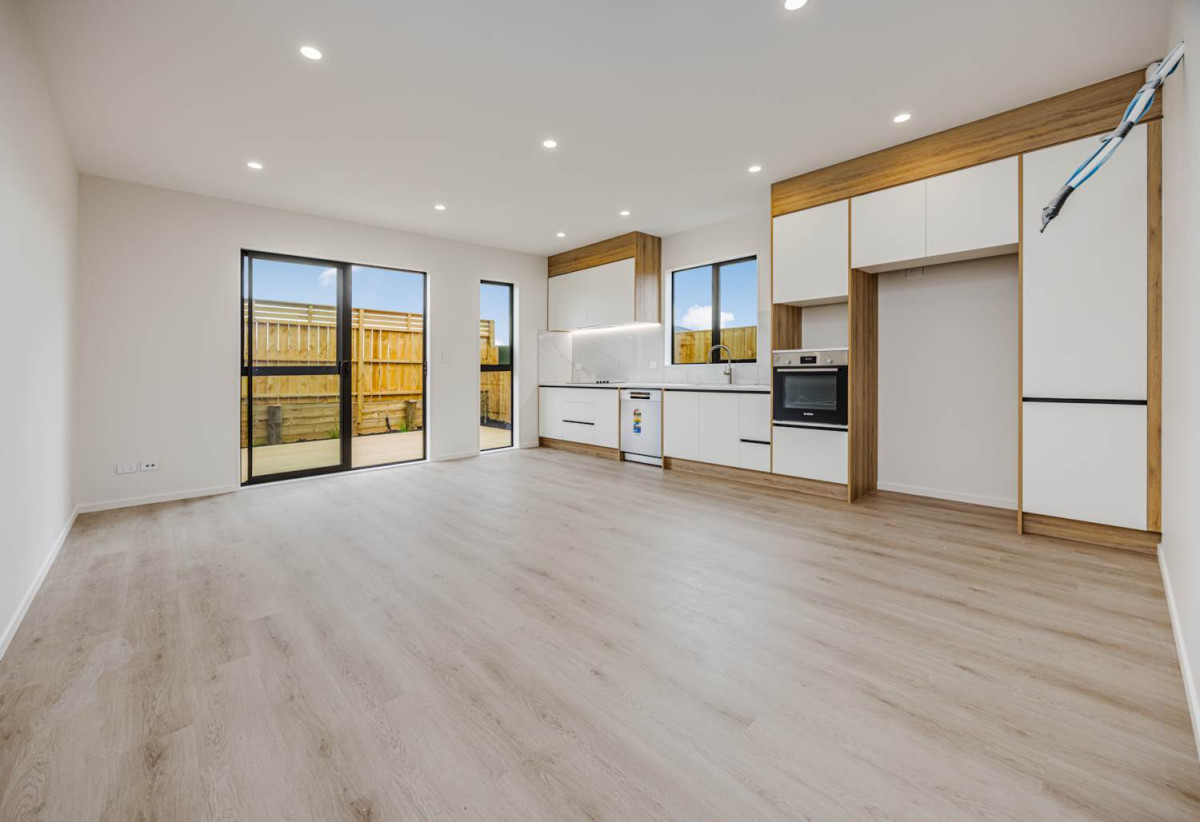 Brandnew duplex 3 bedrooms (2 doubles + 1 single/home office) 1 bath, 2 car parks, 14 Ihi Place, Karaka, Auckland