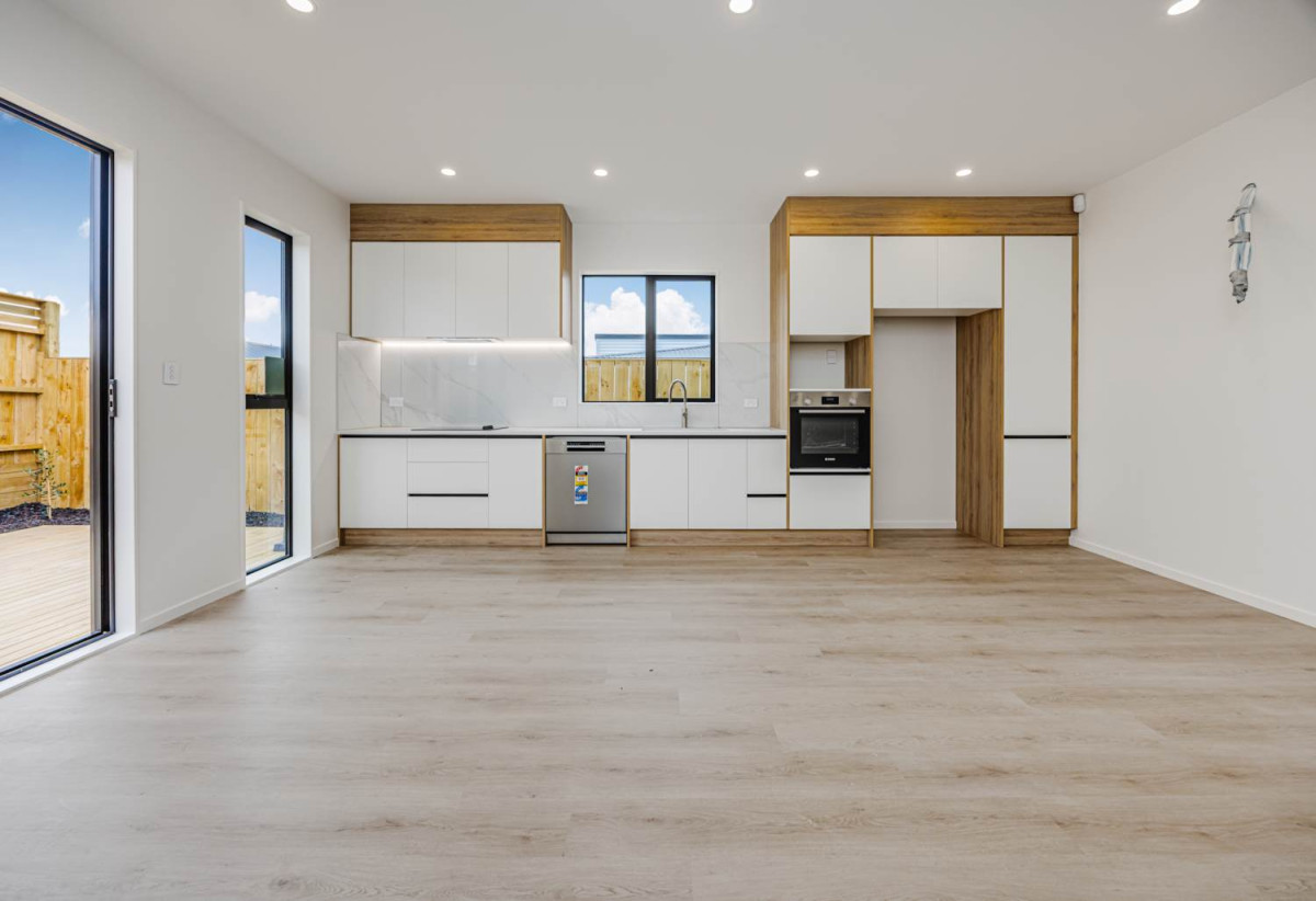 Brandnew duplex 3 bedrooms (2 doubles + 1 single/home office) 1 bath, 2 car parks, 14 Ihi Place, Karaka, Auckland