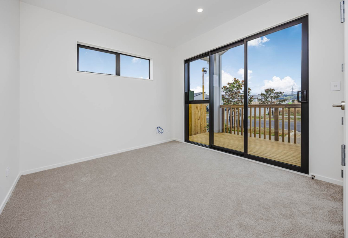 Brandnew duplex 3 bedrooms (2 doubles + 1 single/home office) 1 bath, 2 car parks, 14 Ihi Place, Karaka, Auckland
