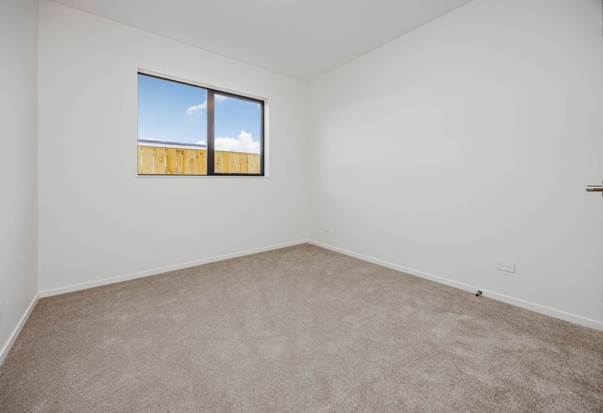 Brandnew duplex 3 bedrooms (2 doubles + 1 single/home office) 1 bath, 2 car parks, 14 Ihi Place, Karaka, Auckland
