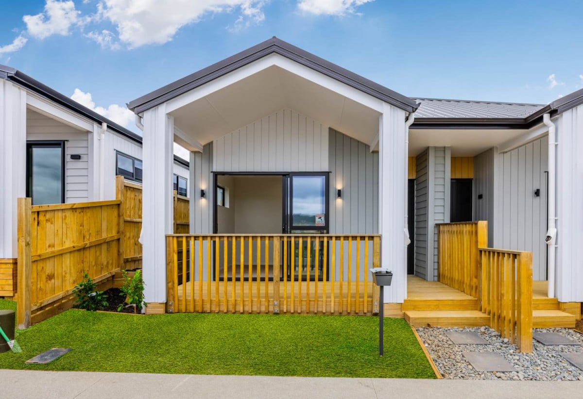 Brandnew duplex 3 bedrooms (2 doubles + 1 single/home office) 1 bath, 2 car parks, 16 Ihi Place, Karaka, Auckland