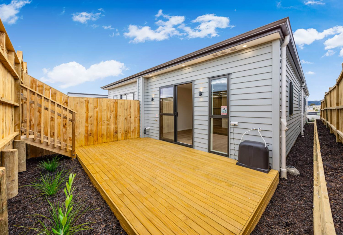 Brandnew duplex 3 bedrooms (2 doubles + 1 single/home office) 1 bath, 2 car parks, 16 Ihi Place, Karaka, Auckland