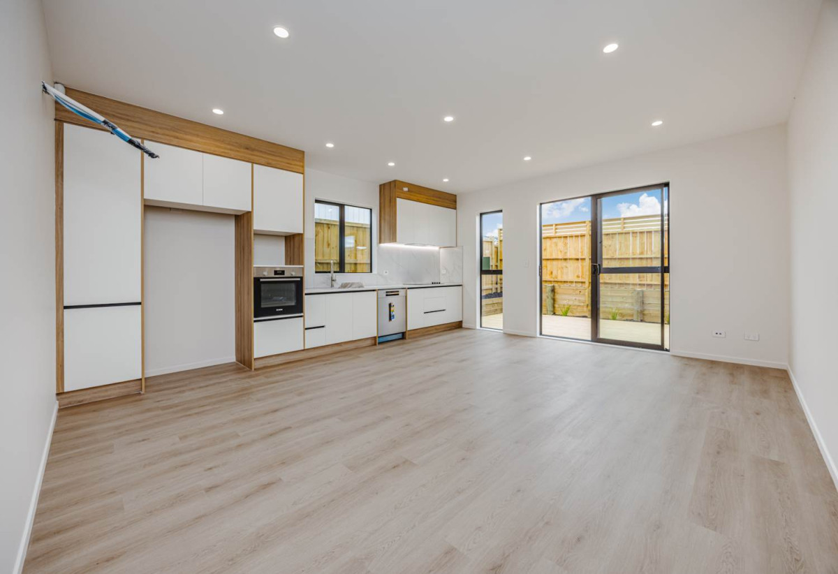 Brandnew duplex 3 bedrooms (2 doubles + 1 single/home office) 1 bath, 2 car parks, 16 Ihi Place, Karaka, Auckland