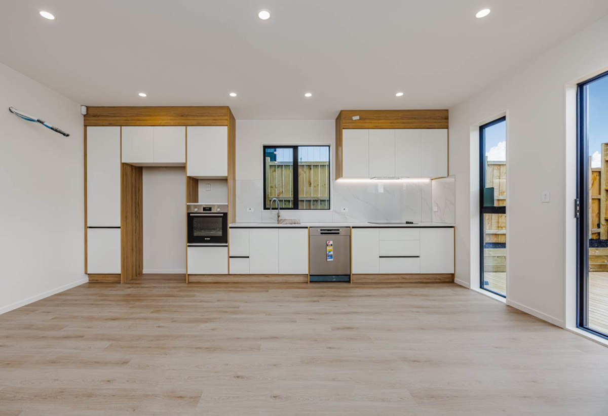 Brandnew duplex 3 bedrooms (2 doubles + 1 single/home office) 1 bath, 2 car parks, 16 Ihi Place, Karaka, Auckland