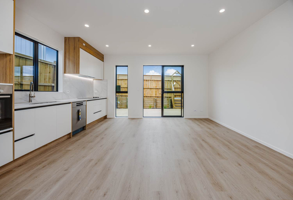 Brandnew duplex 3 bedrooms (2 doubles + 1 single/home office) 1 bath, 2 car parks, 16 Ihi Place, Karaka, Auckland