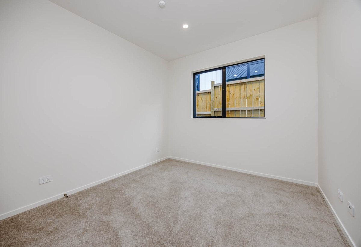 Brandnew duplex 3 bedrooms (2 doubles + 1 single/home office) 1 bath, 2 car parks, 16 Ihi Place, Karaka, Auckland