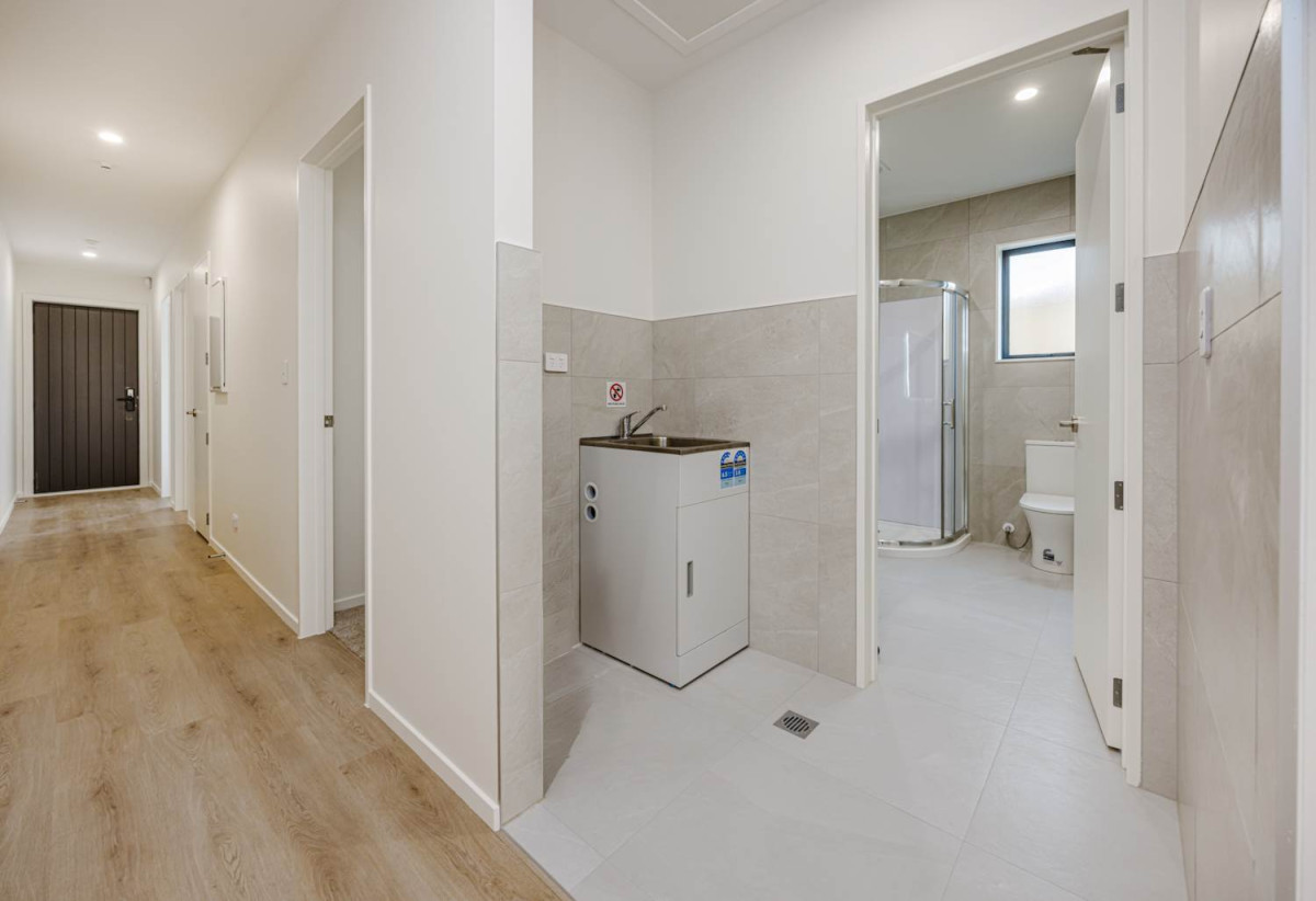 Brandnew duplex 3 bedrooms (2 doubles + 1 single/home office) 1 bath, 2 car parks, 16 Ihi Place, Karaka, Auckland