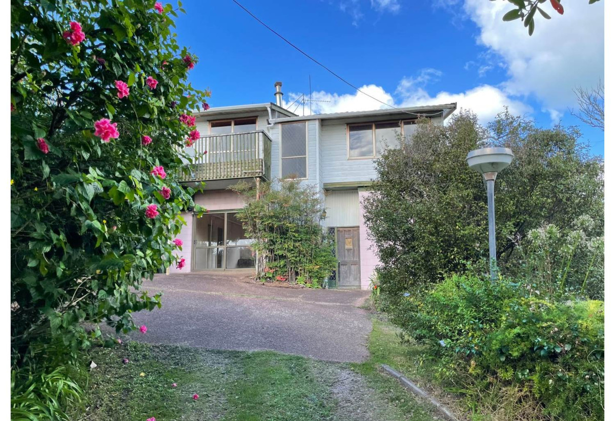 1212m2 section, 4 beds 2 baths house with garage, Positioned less than 100 metres from Little Manly Beach, 893 Whangaparaoa Road, Manly, Auckland