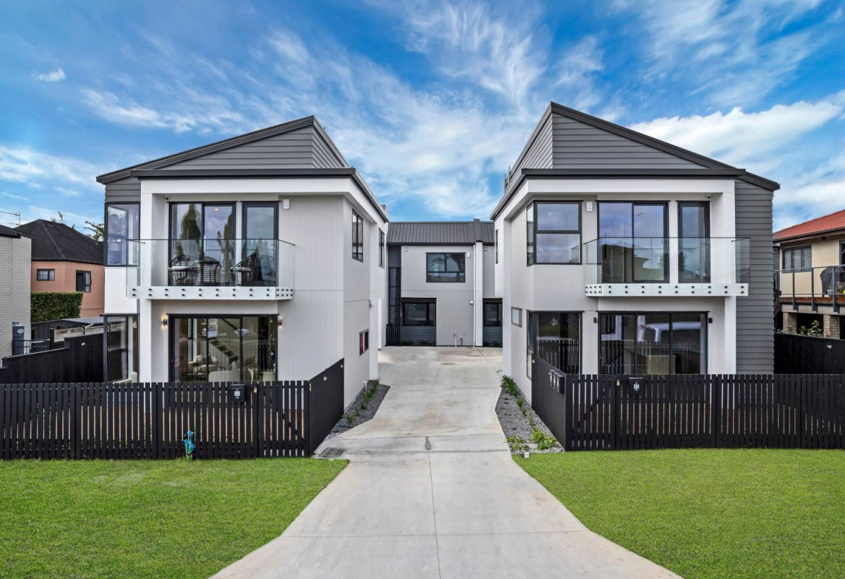 Macleans College zone, Brandnew standalone 3 beds 2.5 baths home with garage, Four heat pumps (one in each bedroom plus the living area), Underfloor heating in the bathrooms, Just a short stroll to the beach, 8E Hattaway Avenue, Bucklands Beach, Auckland