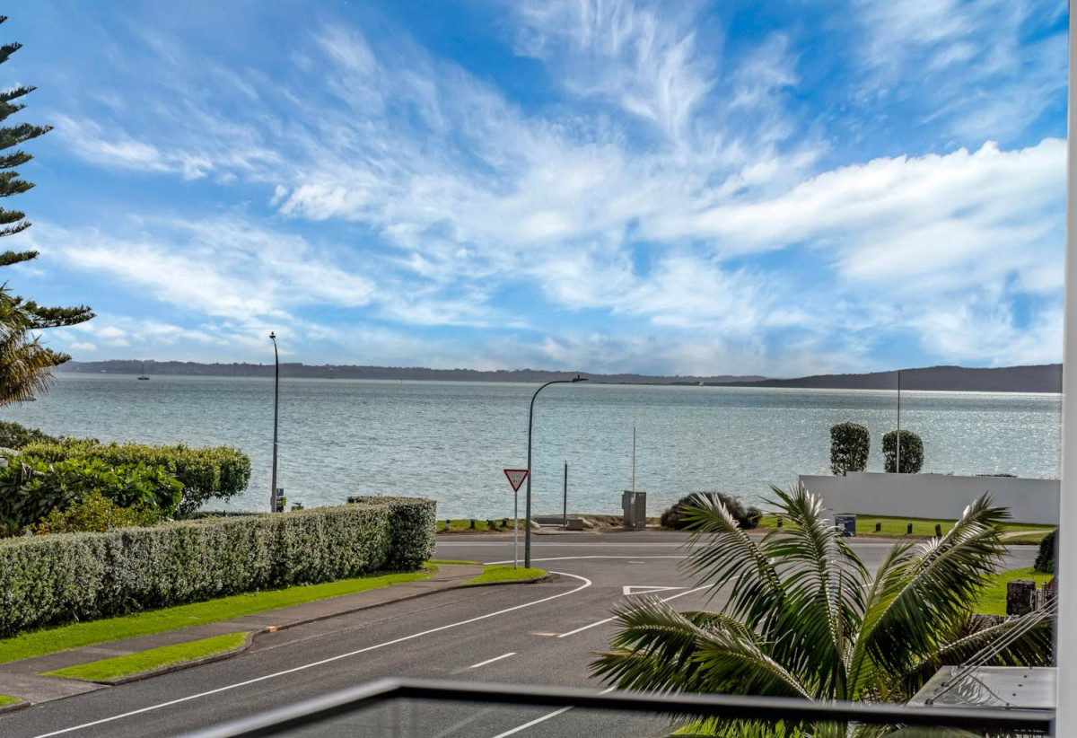 Macleans College zone, Brandnew standalone 3 beds 2.5 baths home with garage, Four heat pumps (one in each bedroom plus the living area), Underfloor heating in the bathrooms, Just a short stroll to the beach, 8E Hattaway Avenue, Bucklands Beach, Auckland