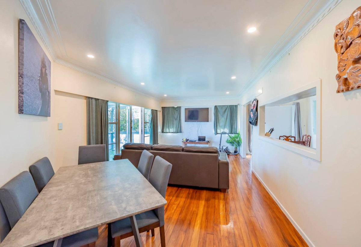 1389m2 section, Premium Development Opportunity with RC + BC + EPA for 9 townhouses (eight 2-bedroom + one 3-bedroom), each with its own parking. 3 beds 1 bath house, 438 Don Buck Road, Massey, Auckland