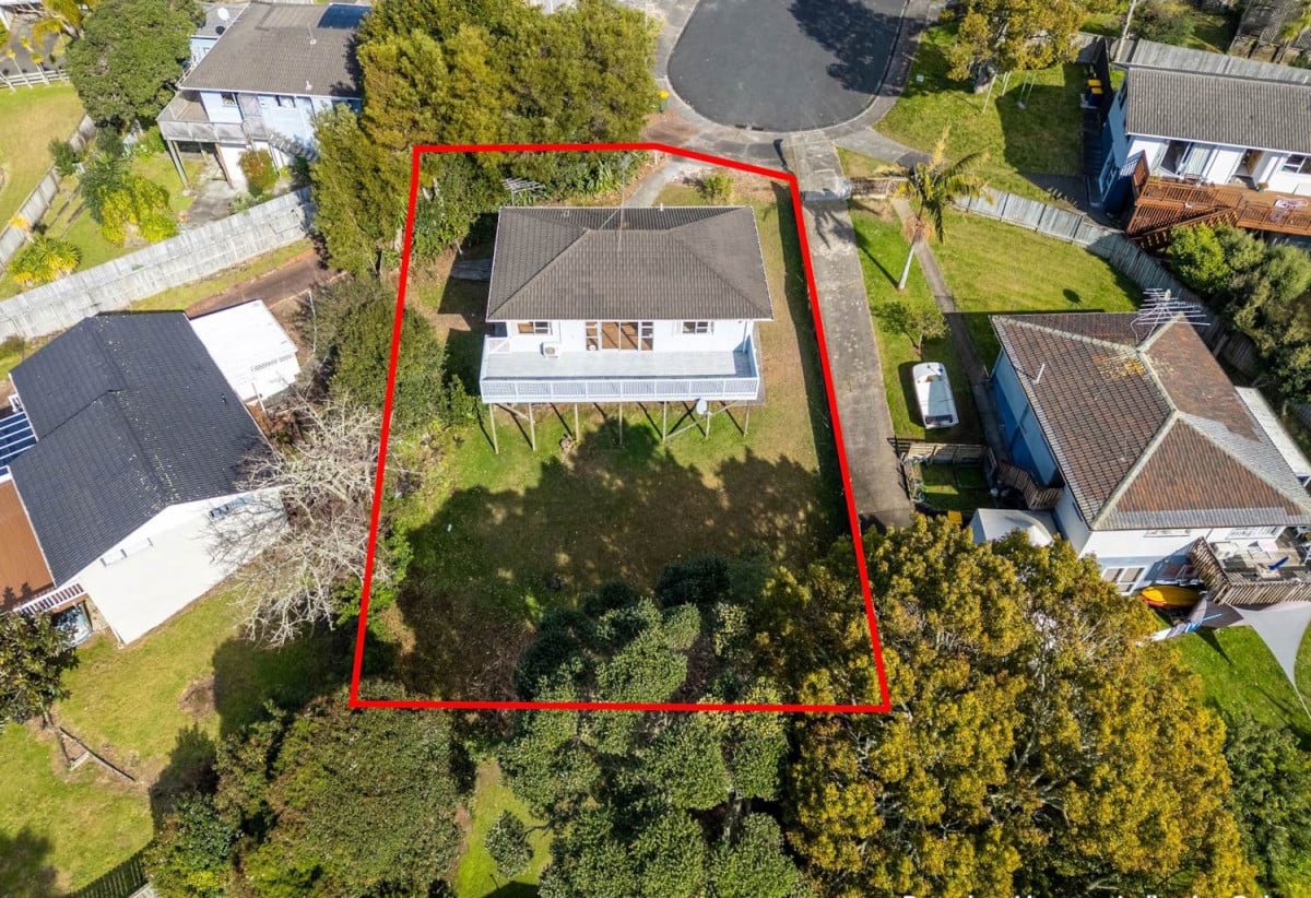 Westlake Zones, 607m2 section, 3 beds 1.5 baths house, 0.3 km to Sunnynook School, 12 Erica Road, Sunnynook, Auckland