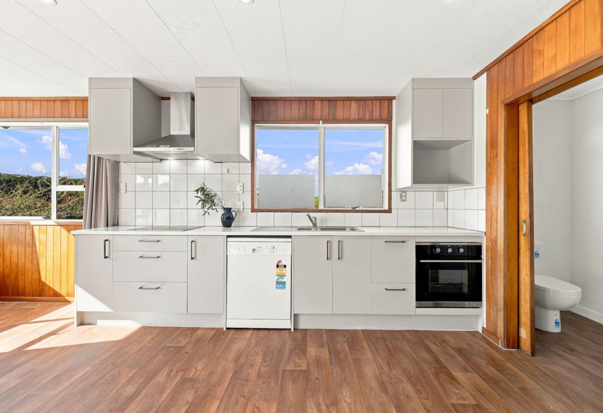 Westlake Zones, 607m2 section, 3 beds 1.5 baths house, 0.3 km to Sunnynook School, 12 Erica Road, Sunnynook, Auckland