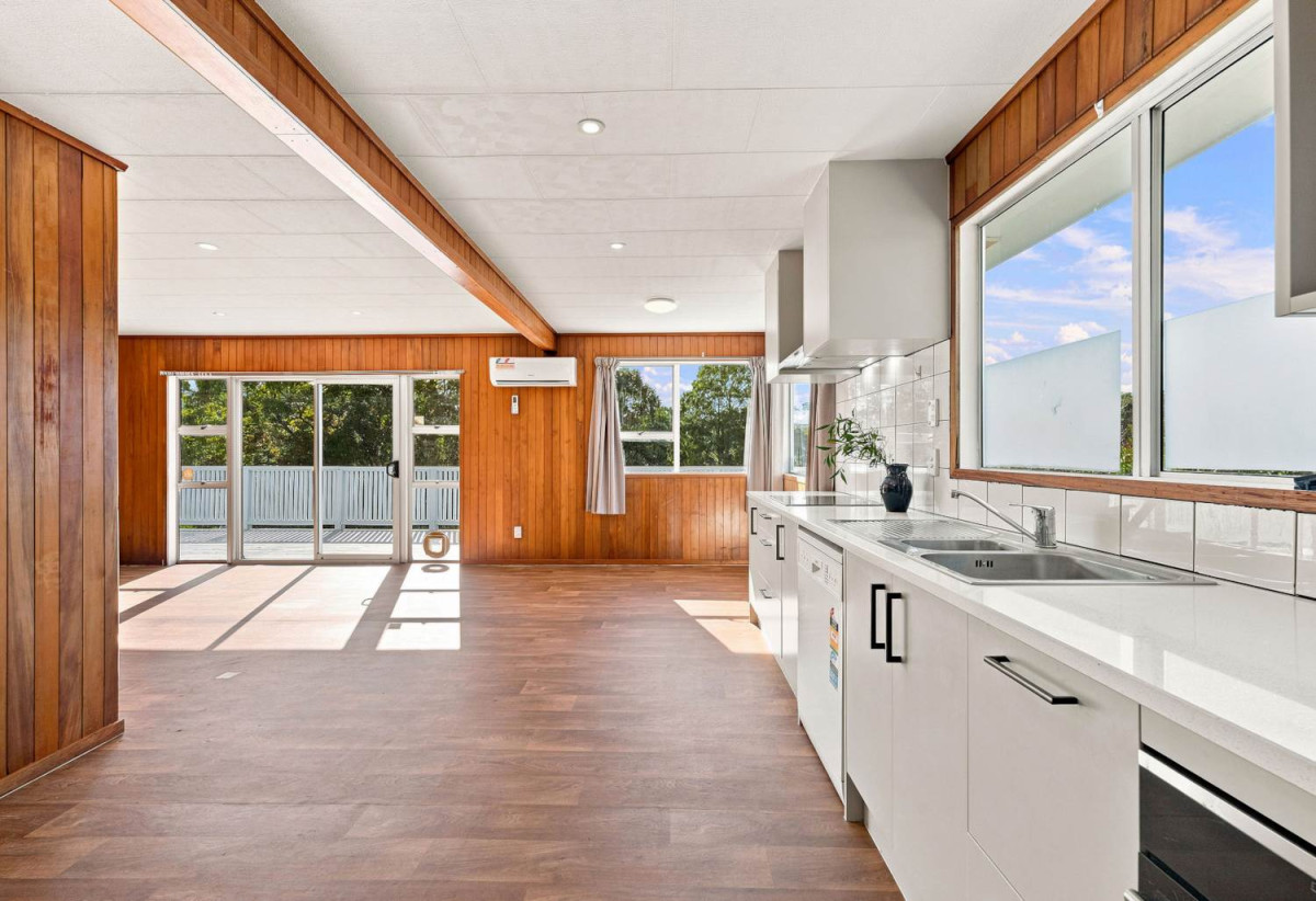 Westlake Zones, 607m2 section, 3 beds 1.5 baths house, 0.3 km to Sunnynook School, 12 Erica Road, Sunnynook, Auckland