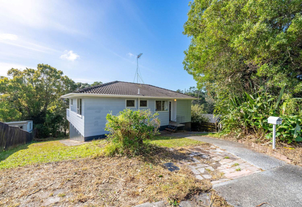 Westlake Zones, 607m2 section, 3 beds 1.5 baths house, 0.3 km to Sunnynook School, 12 Erica Road, Sunnynook, Auckland