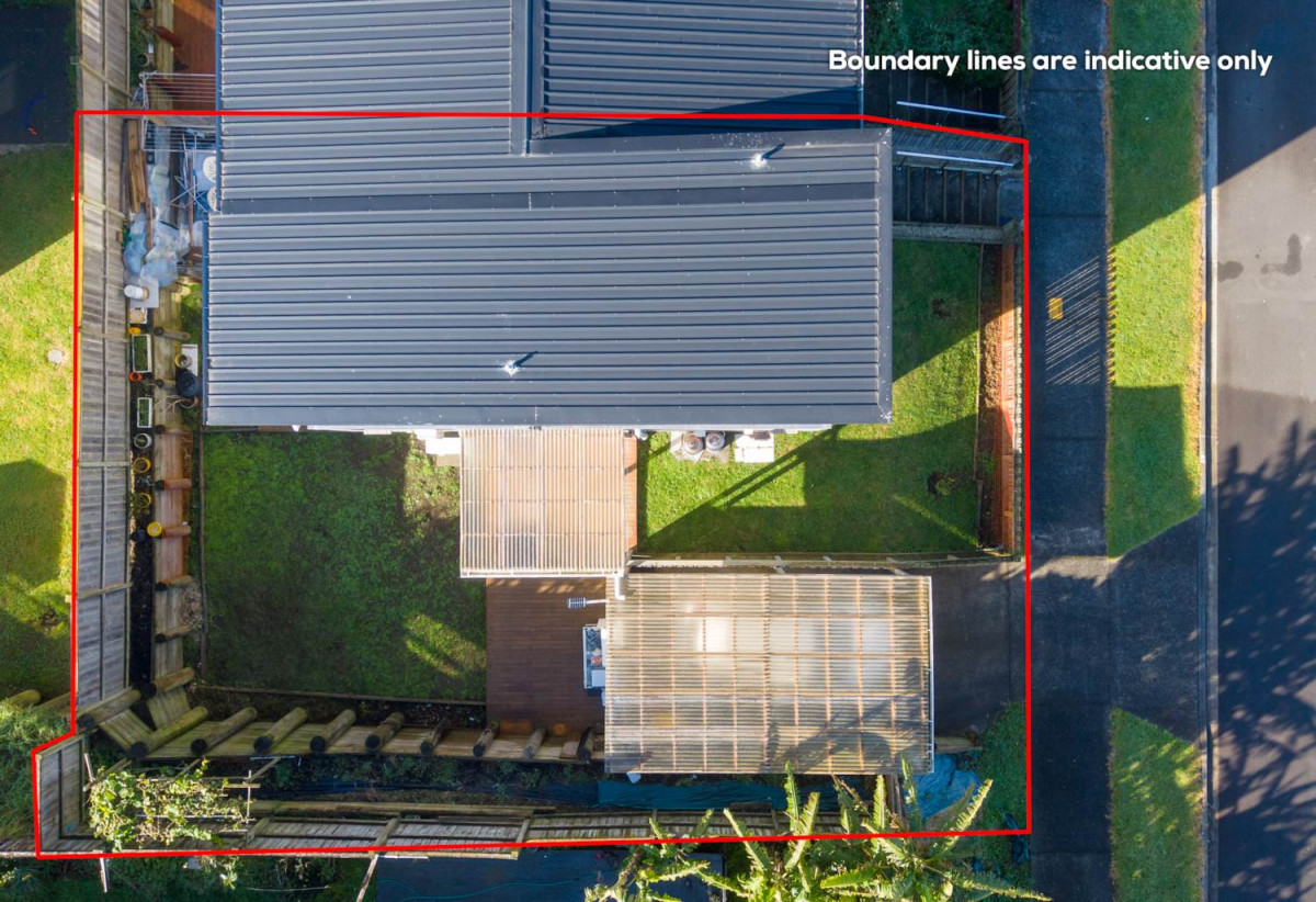 Freehold 3 beds 2.5 baths home with carport, 10 Crestview Rise, Papakura, Auckland