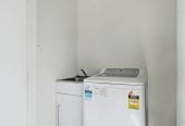 Freehold 3 beds 2.5 baths home with carport, 10 Crestview Rise, Papakura, Auckland