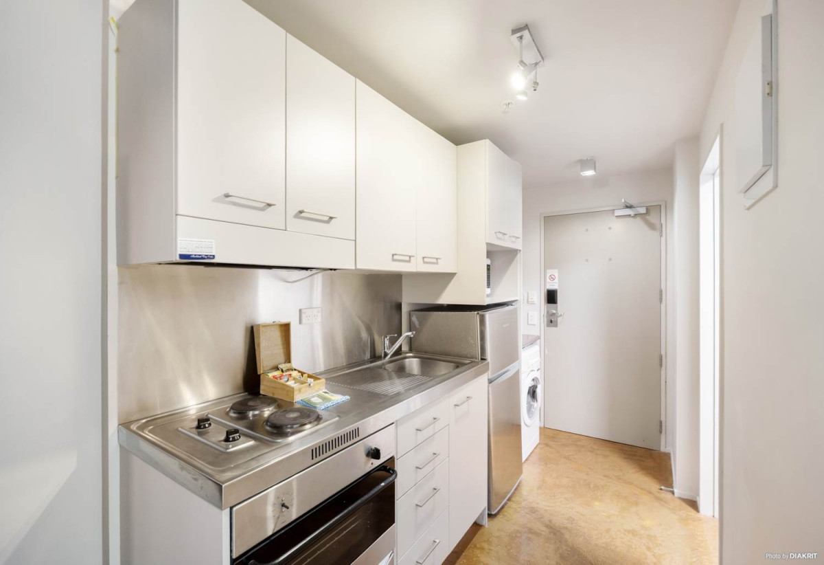 Must sell, Auckland Girls’ Grammar School zone, 33m2 Freehold 1 bed 1 bath apartment, Full furniture package is included, A perfect easy care city life with power, water, Sky TV, air conditioning and building insurance all INCLUDED in the body corporate levy, 188 Hobson Street, City Centre, Auckland