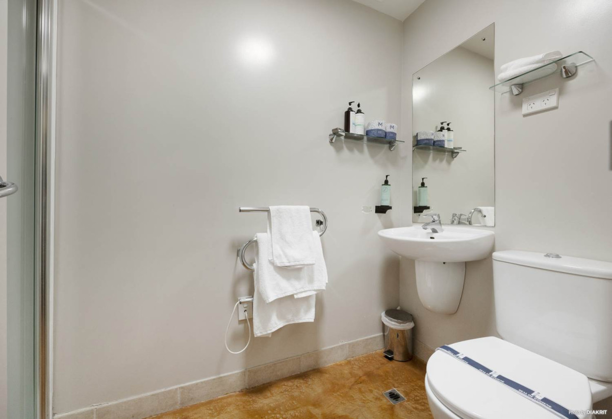 Must sell, Auckland Girls’ Grammar School zone, 33m2 Freehold 1 bed 1 bath apartment, Full furniture package is included, A perfect easy care city life with power, water, Sky TV, air conditioning and building insurance all INCLUDED in the body corporate levy, 188 Hobson Street, City Centre, Auckland