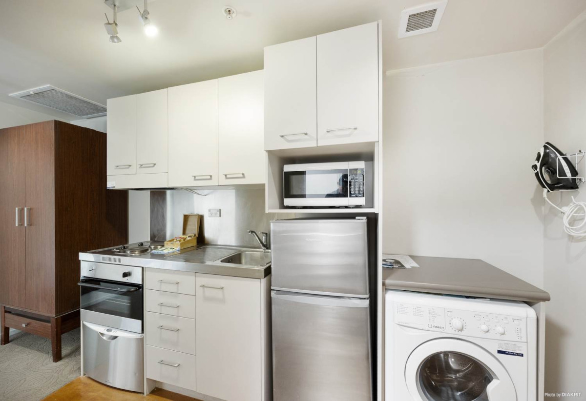 Must sell, Auckland Girls’ Grammar School zone, 33m2 Freehold 1 bed 1 bath apartment, Full furniture package is included, A perfect easy care city life with power, water, Sky TV, air conditioning and building insurance all INCLUDED in the body corporate levy, 188 Hobson Street, City Centre, Auckland