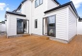 For rent, Standalone 4 beds 3.5 baths home with garage, available 8th August, 4/10 Trafalgar Street, Onehunga, Auckland