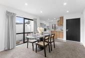 For rent, Standalone 4 beds 3.5 baths home with garage, available 8th August, 4/10 Trafalgar Street, Onehunga, Auckland