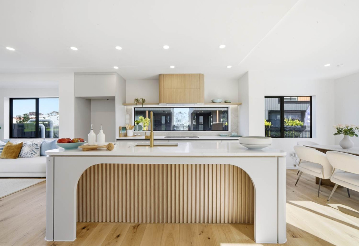Standalone 3 beds 2.5 baths home with car park, 46B Range View Road, Mt Albert, Auckland