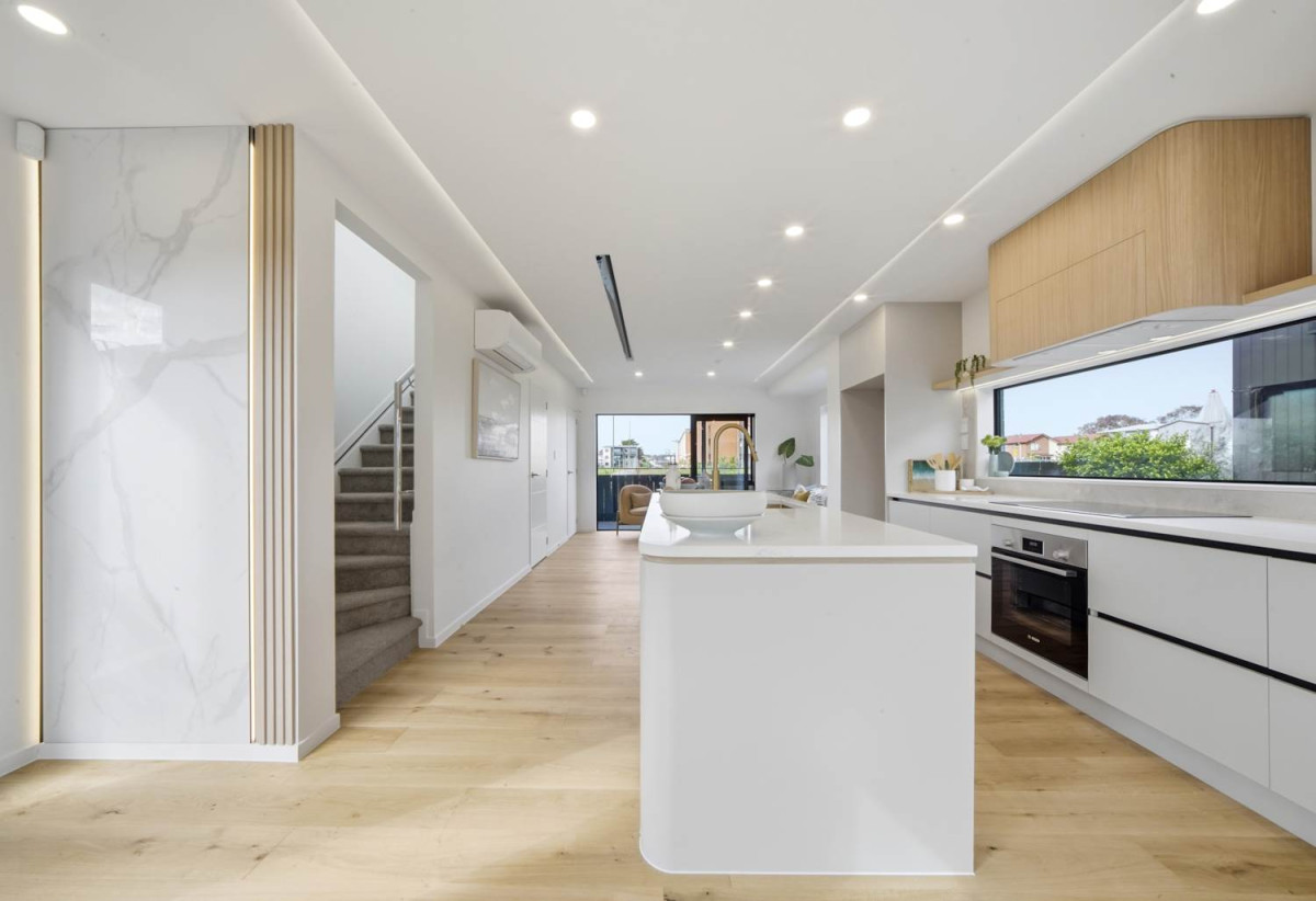 Standalone 3 beds 2.5 baths home with car park, 46B Range View Road, Mt Albert, Auckland