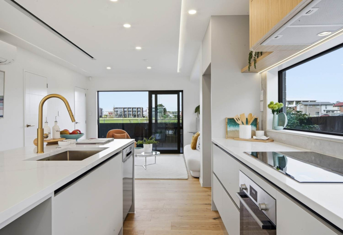 Standalone 3 beds 2.5 baths home with car park, 46B Range View Road, Mt Albert, Auckland