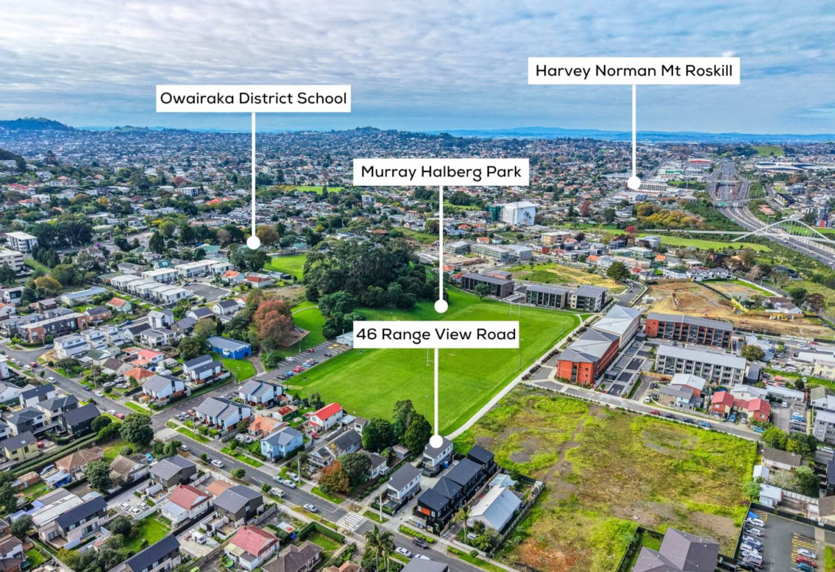Standalone 3 beds 2.5 baths home with car park, 46B Range View Road, Mt Albert, Auckland