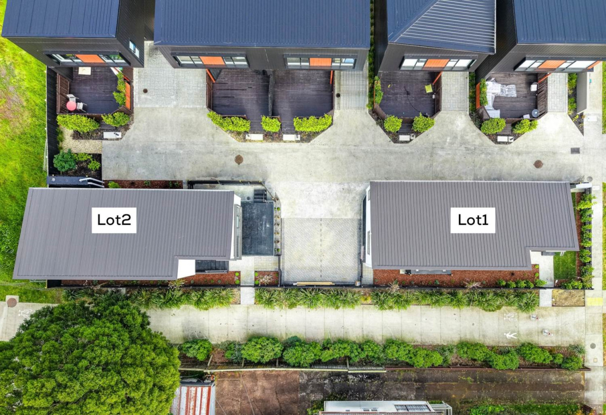Standalone 3 beds 2.5 baths home with car park, 46B Range View Road, Mt Albert, Auckland