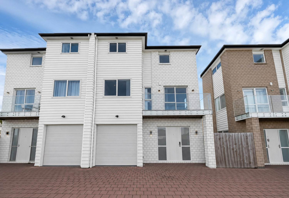 195m2 5 Beds (2 ensuites) 3.5 baths duplex home, Internal-access tandem garage with room for 2 vehicles, 46B Elliot Street, Howick, Auckland